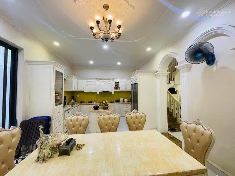 Bán biệt thự khu nhà giàu kdc hiệp thành 3  thủ dầu một, bình dương đối diện trường petruky