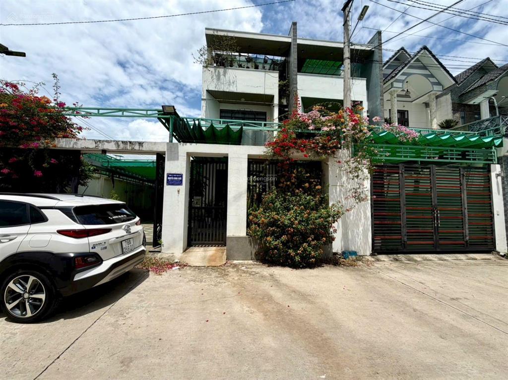 Bán căn nhà 3 tầng đường 2 làn ô tô trong phường hiệp thành, thủ dầu một giá 3,6 tỷ