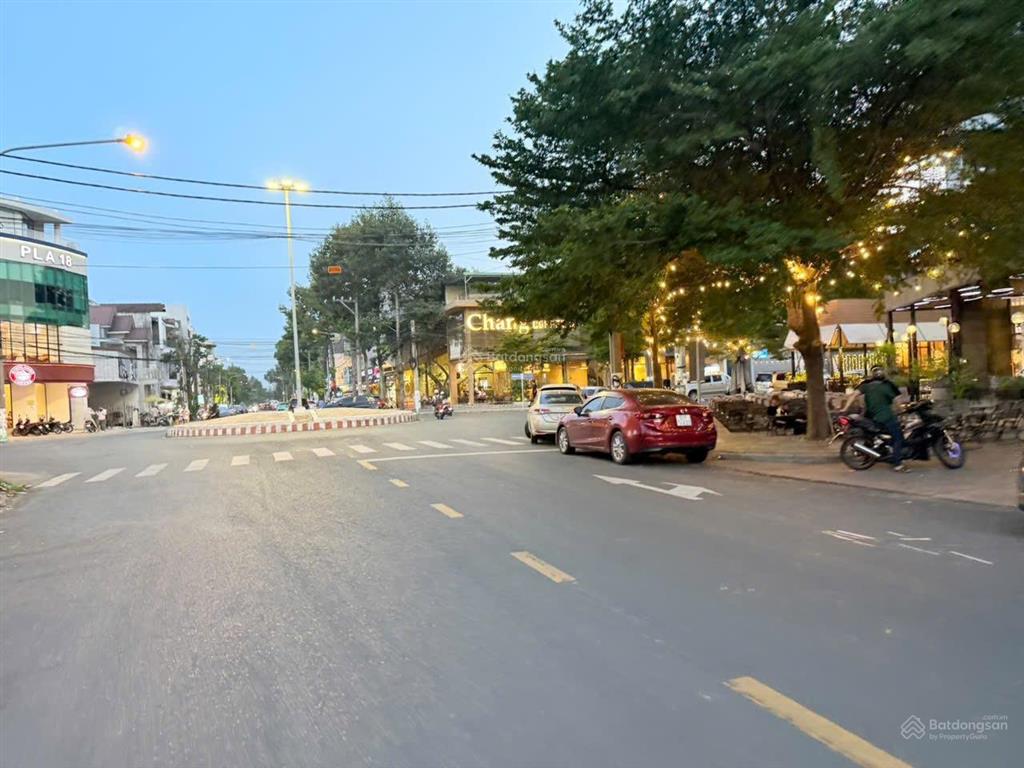 Chính chủ bán lỗ 180m2 tại mt kinh doanh d1 phú hoà  thủ dầu một giá 13 tỷ5