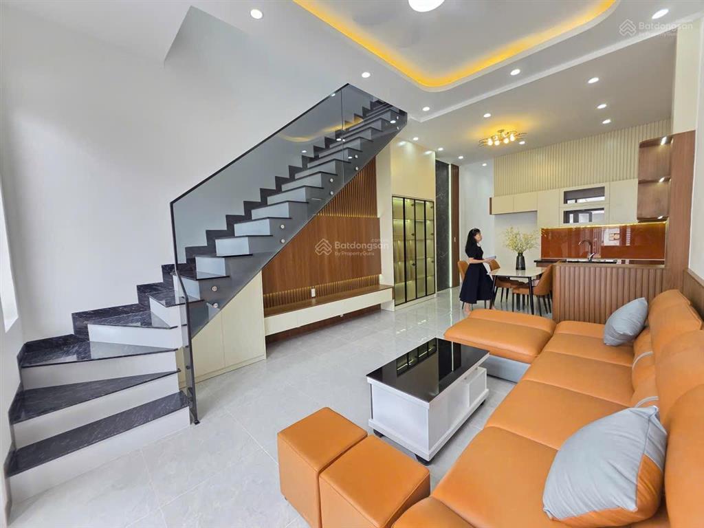 Bán nhà mới 100% tại nhánh ô tô thông lê hồng phong, trung tâm phú lợi, thủ dầu một