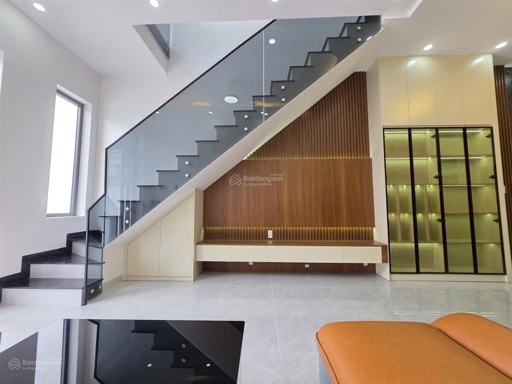 Bán nhà mới 100% tại nhánh ô tô thông lê hồng phong, trung tâm phú lợi, thủ dầu một