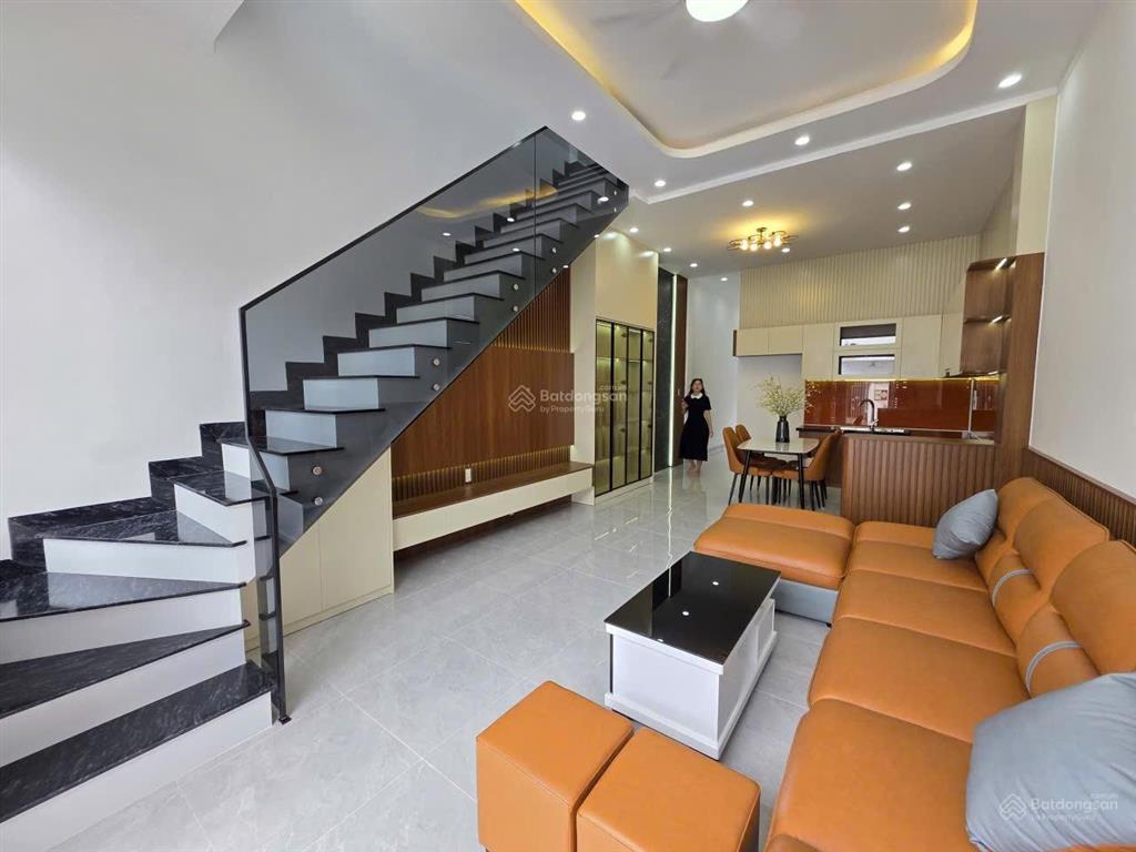Bán nhà mới 100% tại nhánh ô tô thông lê hồng phong, trung tâm phú lợi, thủ dầu một