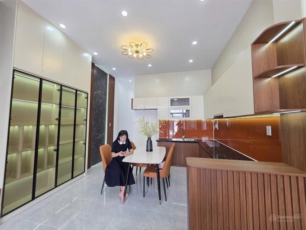 Bán nhà mới 100% tại nhánh ô tô thông lê hồng phong, trung tâm phú lợi, thủ dầu một