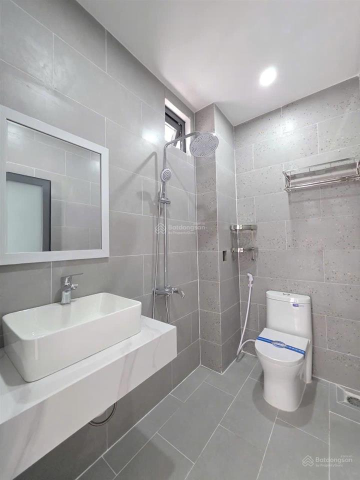 Bán nhà mới 100% tại nhánh ô tô thông lê hồng phong, trung tâm phú lợi, thủ dầu một