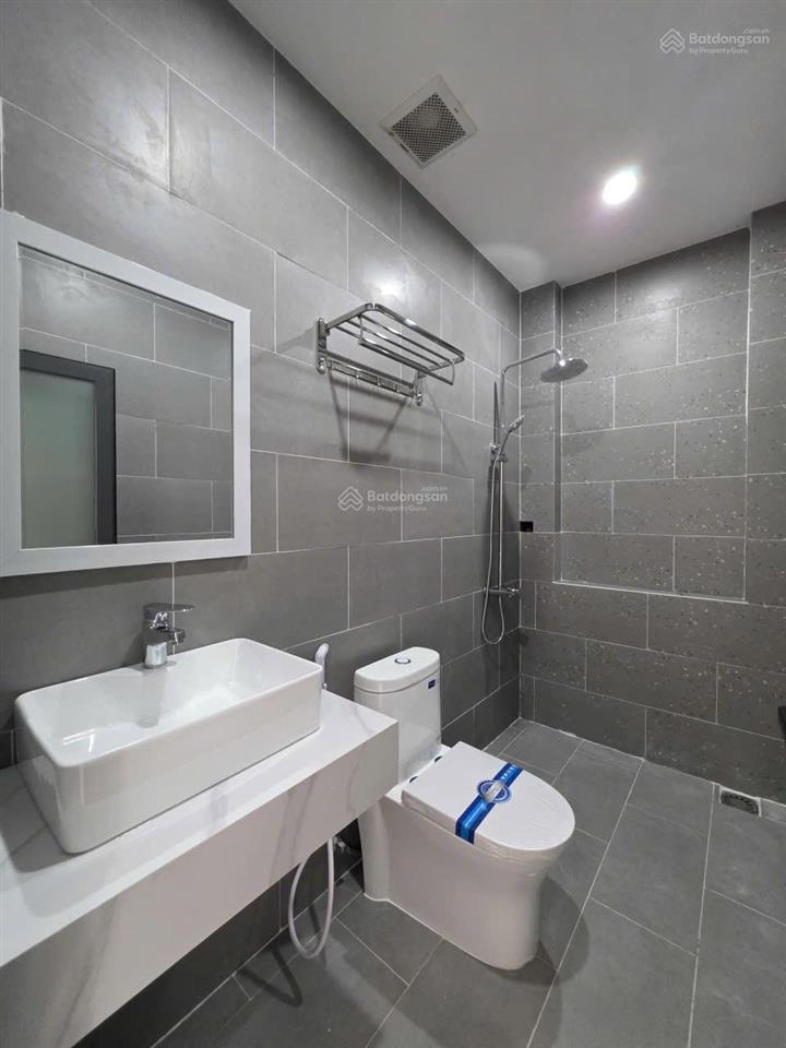 Bán nhà mới 100% tại nhánh ô tô thông lê hồng phong, trung tâm phú lợi, thủ dầu một