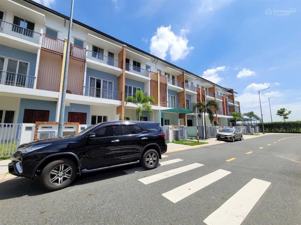 Chính chủ bán lỗ căn nhà tại dự án sun casa tp mới, tp hcm giá 2 tỷ 8 / sổ hồng riêng
