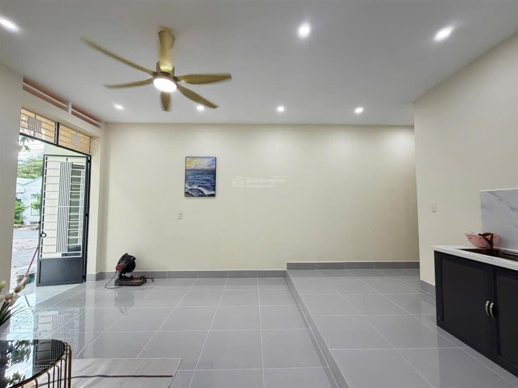 Chính chủ cần bán nhà mới 100% kế góc kdc hiệp thành 1  thủ dầu một giá 2 tỷ830