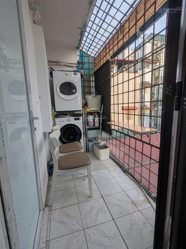Bán căn hộ tập thể căn góc phố tôn đức thắng gần văn miếu