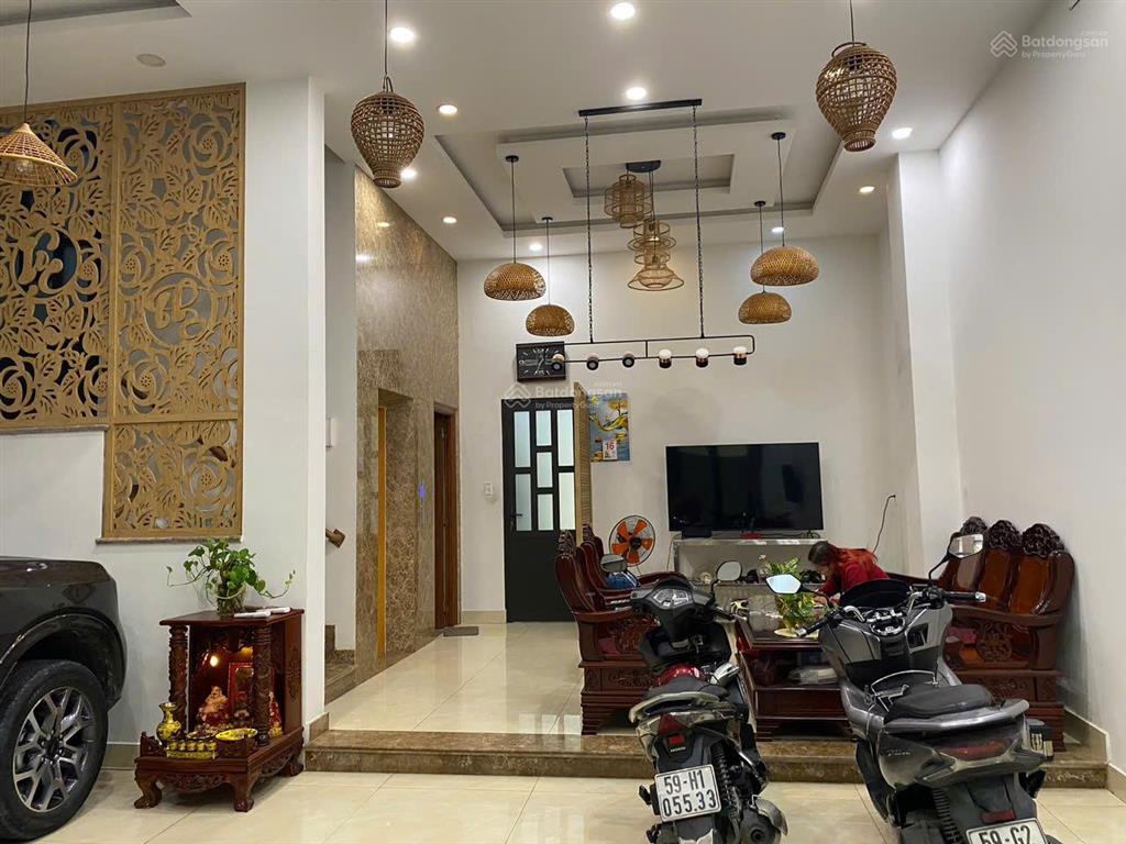 Bán gấp căn biệt thự siêu xinh kề công viên cây xanh mát