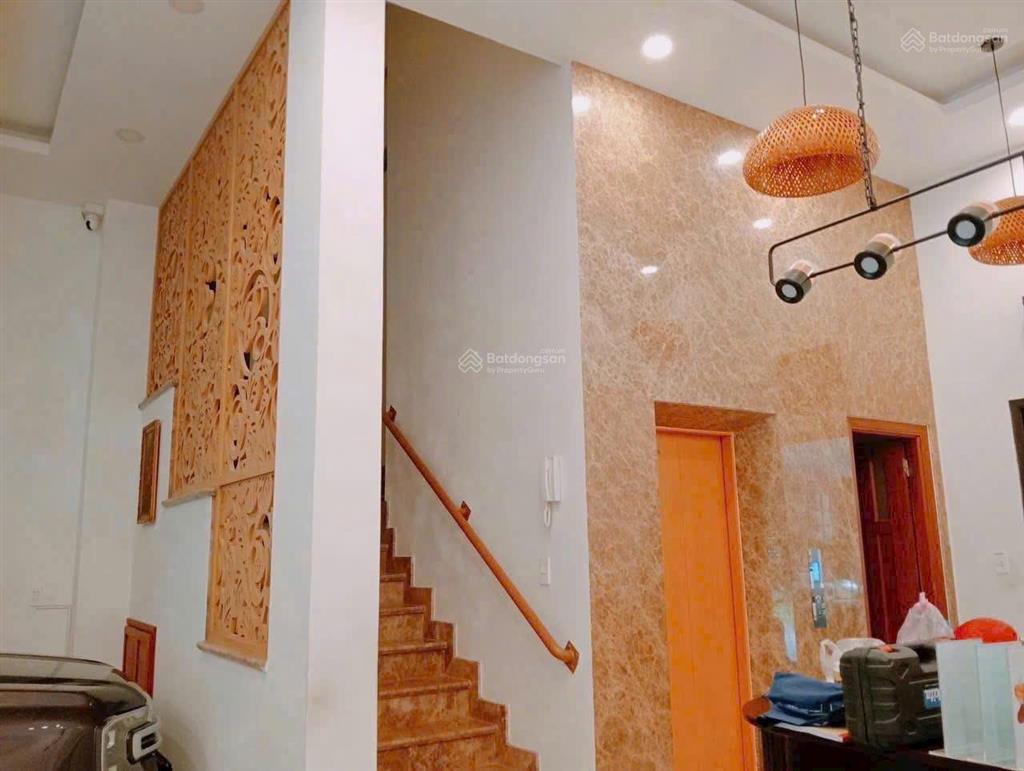 Bán gấp căn biệt thự siêu xinh kề công viên cây xanh mát