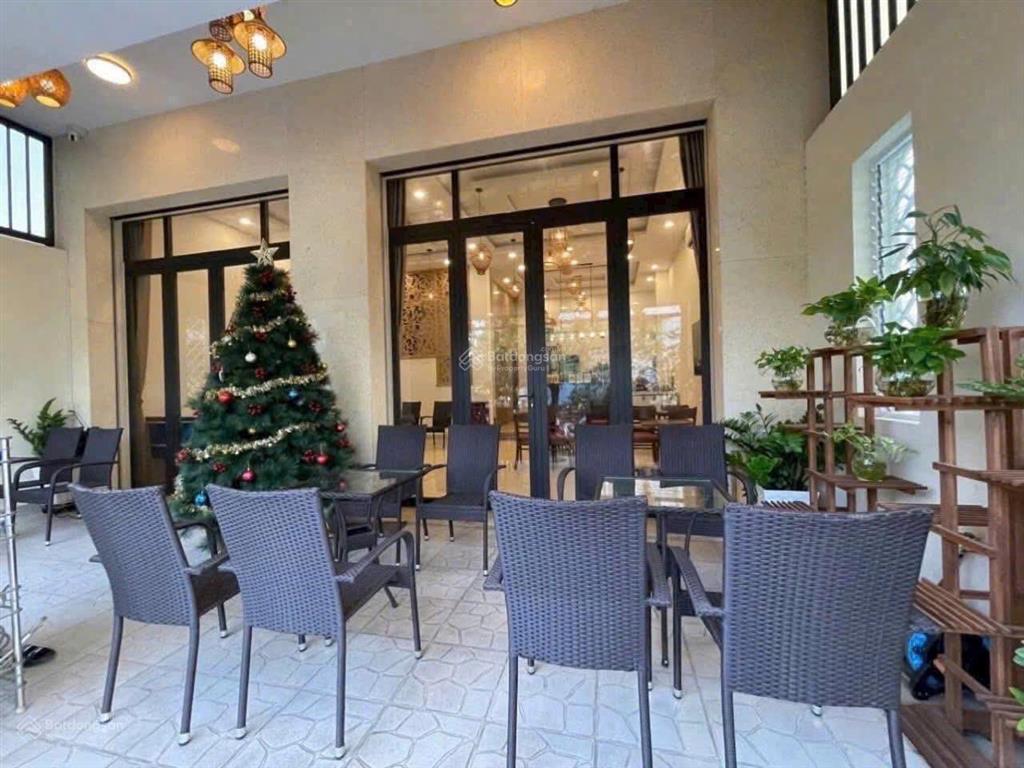 Bán gấp căn biệt thự siêu xinh kề công viên cây xanh mát