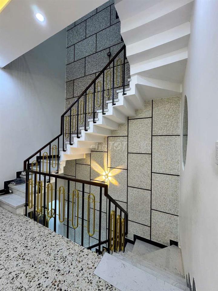 bán nhà mặt tiền đường Hòa Mỹ 9