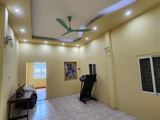 Bán nhà riêng có thang máy tại chợ khâm thiên, đống đa, 40,1 m2 x 5 tầng ngõ ba gác thông sang hồ.