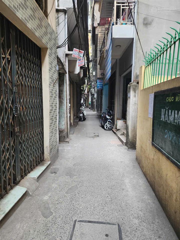 Bán nhà riêng có thang máy tại chợ khâm thiên, đống đa, 40,1 m2 x 5 tầng ngõ ba gác thông sang hồ.