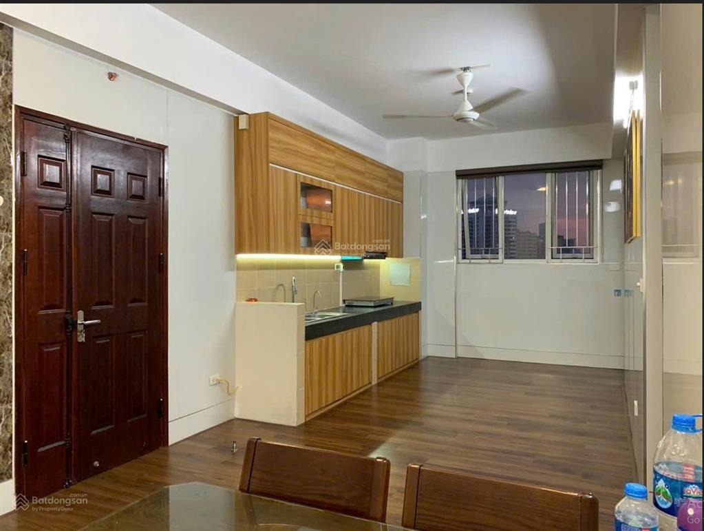 Chính chủ bán nhà ct2 hoàng cầu, vị trí trung tâm, 58,1m2, giá chỉ 5 tỷ 485 có thương lượng.