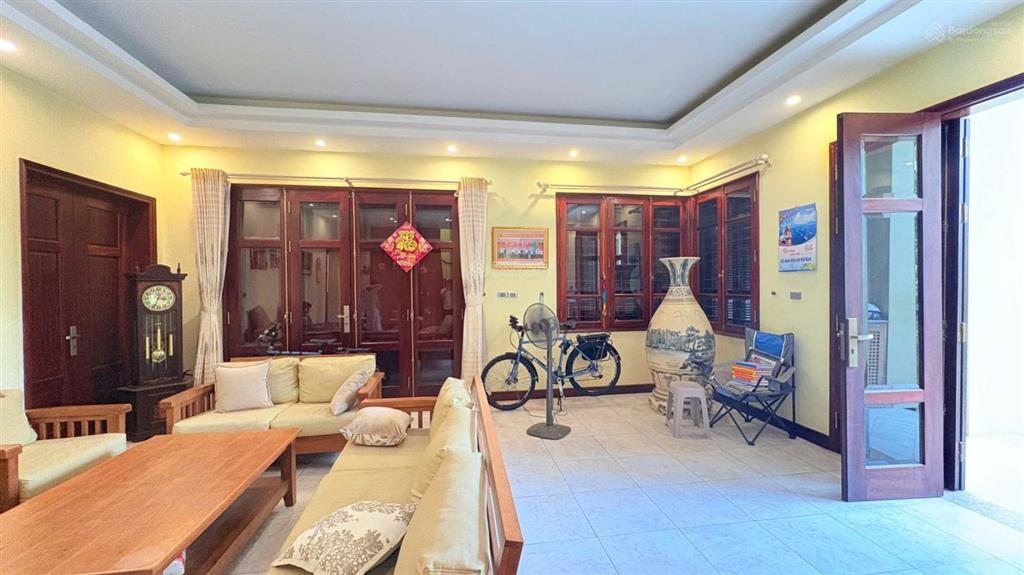 Bán biệt thự siêu vip mặt phố phố đặng thai mai 400m2, 4 tầng, mt 18m, 287 tỷ
