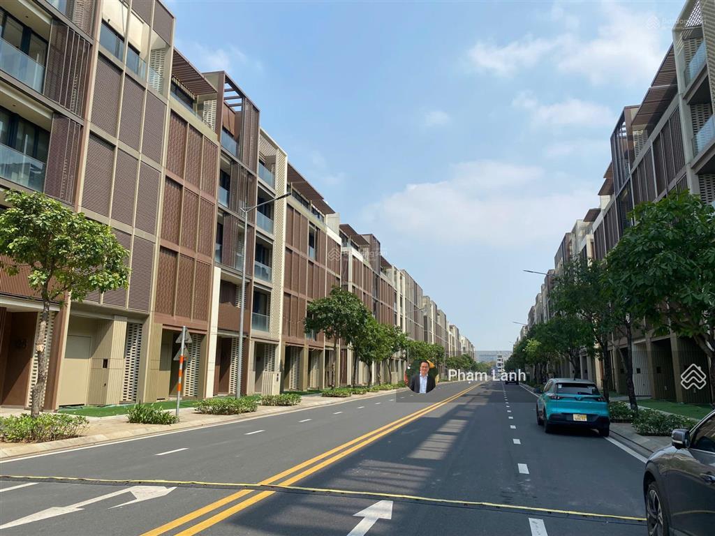 Cho thuê nhà the global city 5x19m, đường chính 20m giá 50 triệu hoàn thiện cơ bản đẹp có thang máy