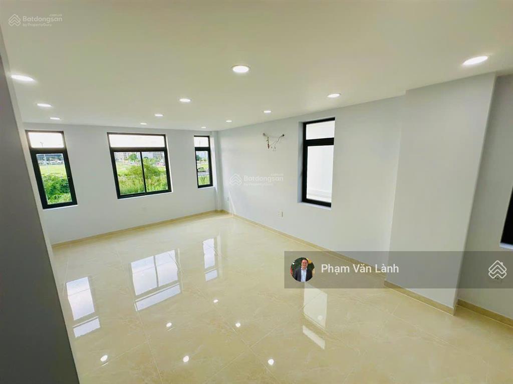 Cho thuê shophouse mặt tiền song hành lakeview city 1 trệt 4 lầu, giá chỉ 29tr/tháng.  0916 592 ***