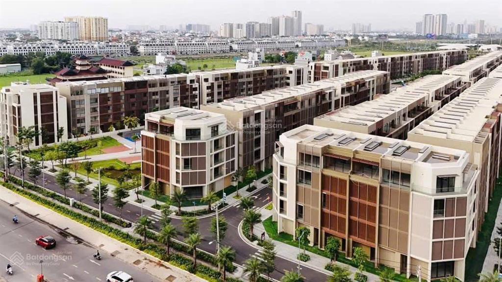 Bán nhanh trong tuần nhà phố the global city 5 tầng 346,56m2 giá chỉ 31 tỷ.  0916 592 ***