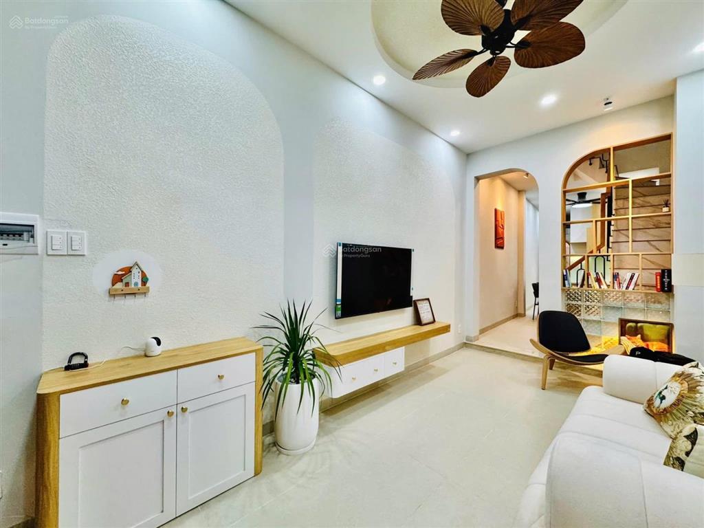 Nhà bán gò vấp dt 53m2 2 lầu 3pn giá 6,55 tỷ. hh gửi ace dv 80 triệu thưởng thêm 10 triệu trong t4