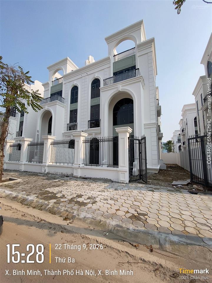 200m2 biệt thự xây thô hoàn thiện 3,5 tầng ở ngay chỉ 85tr/m2 tại thanh hà cienco 5 bán gấp!