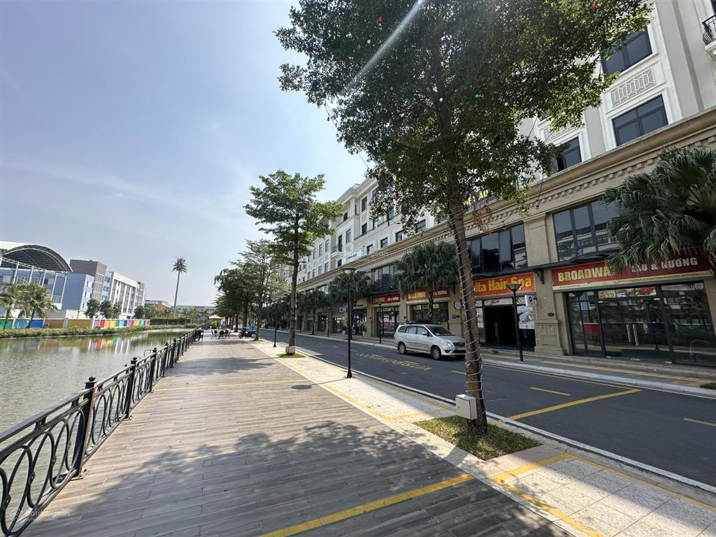 Cho thuê nhà phố thương mại vinhomes grand park giá từ 31 triệu/tháng