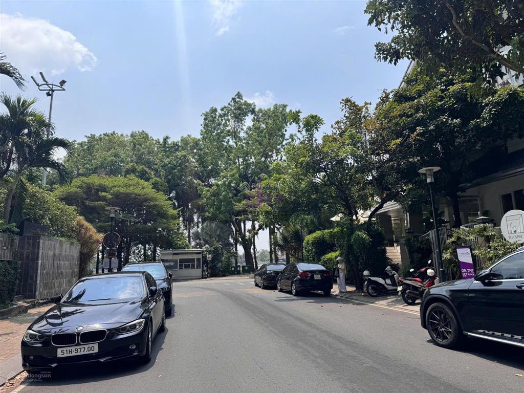 Cho thuê biệt thự saigon pearl  phù hợp cho thuê để ở hoặc làm văn phòng, spa,....