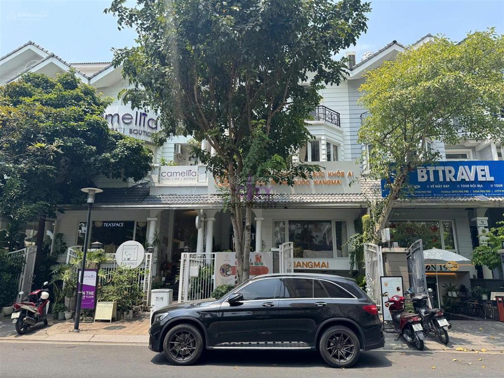 Cho thuê biệt thự saigon pearl  phù hợp cho thuê để ở hoặc làm văn phòng, spa,....