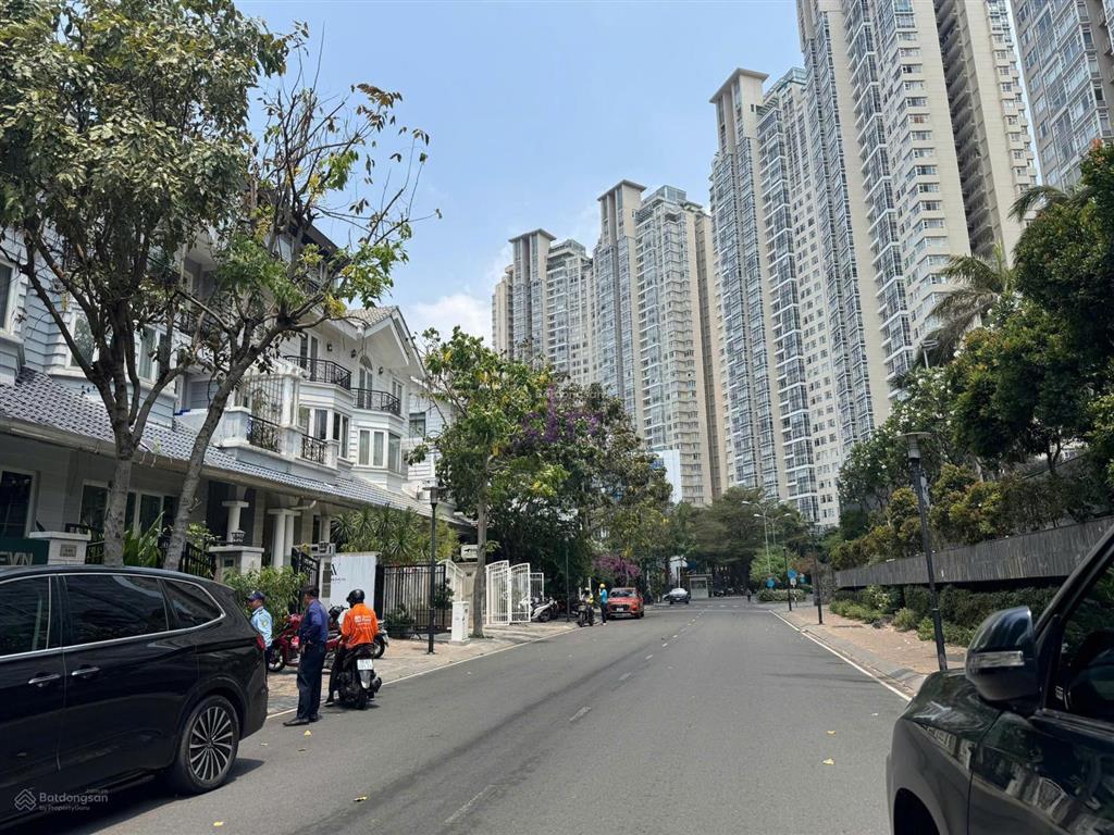 Cho thuê biệt thự saigon pearl  phù hợp cho thuê để ở hoặc làm văn phòng, spa,....