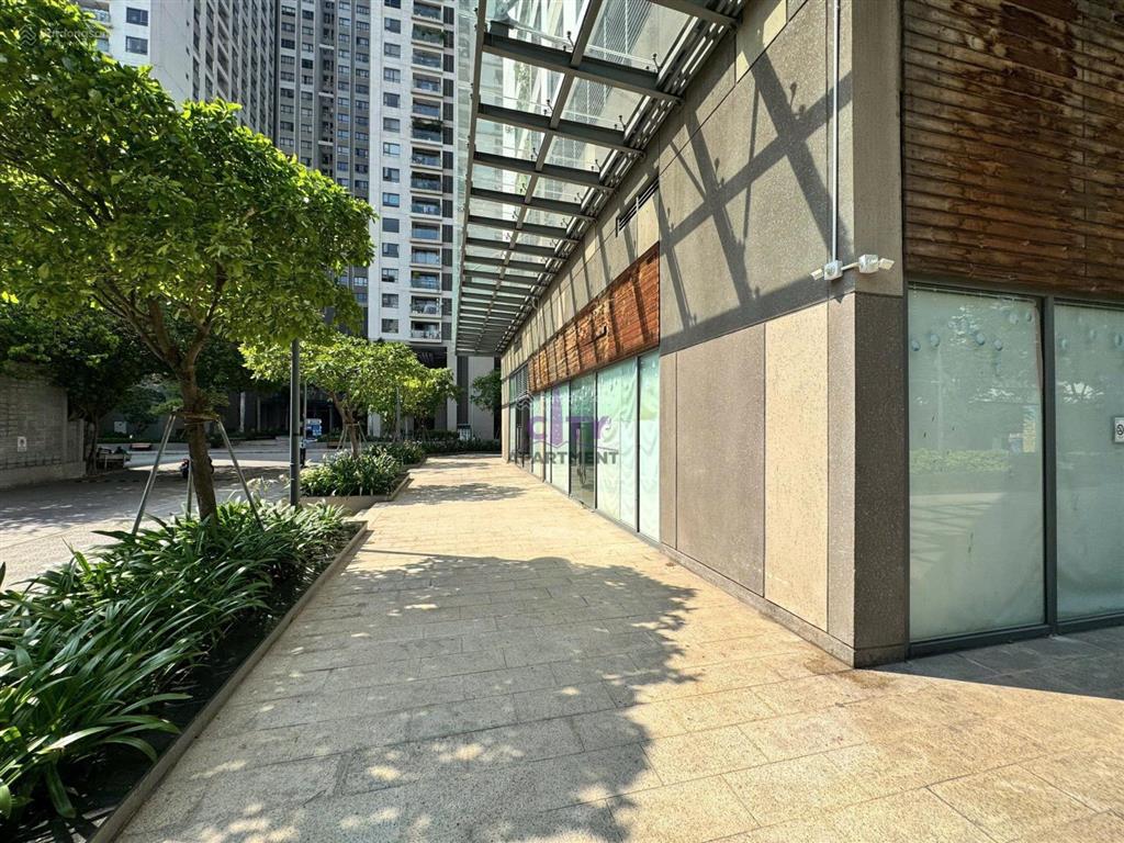 Cho thuê shophouse gold view quận 4  mặt bằng lớn, phù hợp cho giáo dục mầm non và nhà trẻ