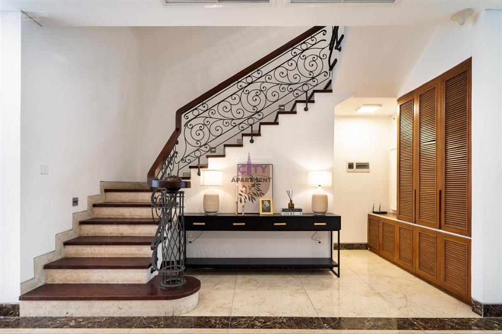 Cho thuê biệt thự saigon pearl ven sông đường d8 | không gian sống đẳng cấp giữa lòng thành phố