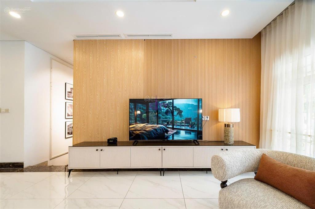 Cho thuê biệt thự saigon pearl ven sông đường d8 | không gian sống đẳng cấp giữa lòng thành phố