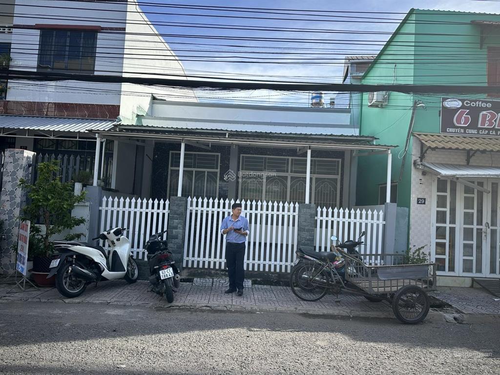 Hàng hiếm phường 1 mỹ tho nhà mặt tiền phan hiến đạo, sổ hồng riêng, giá chỉ 4,5 tỷ