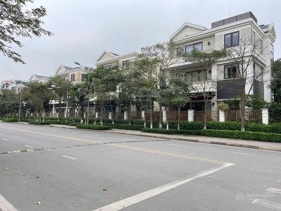 Chủ nhà đi nước ngoài cần bán gấp căn lk starlake giá rẻ nhất thị trường! giá chỉ hơn 500tr/m2