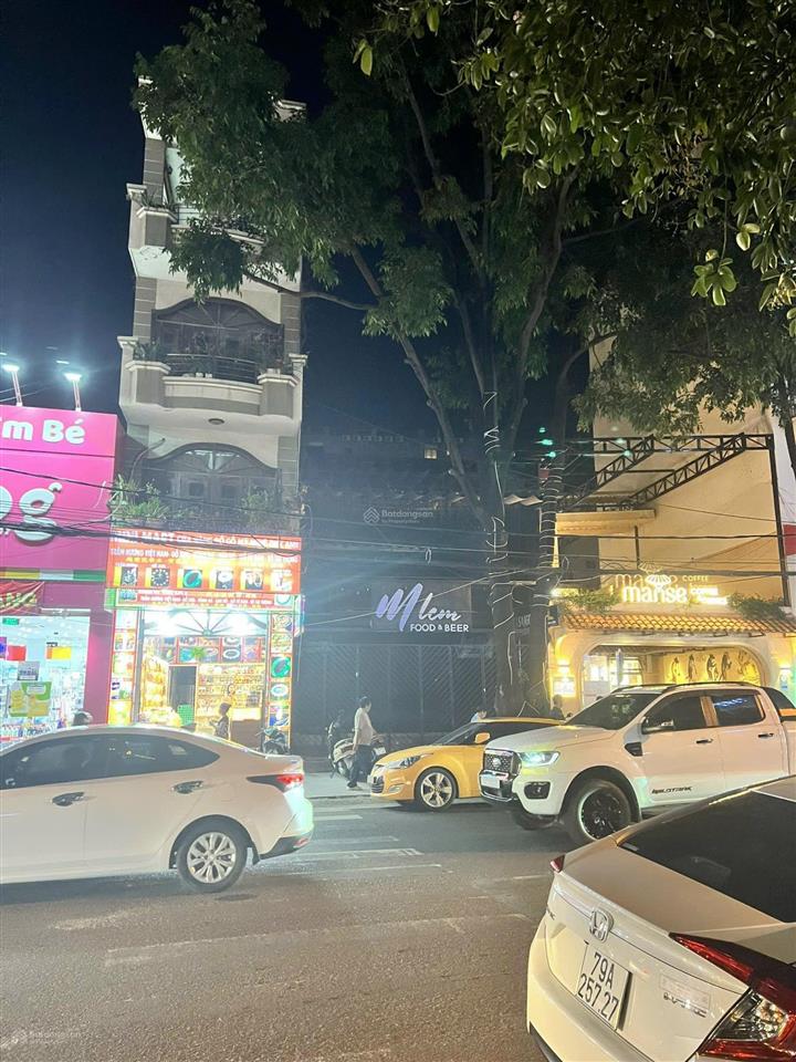 Nhà mặt phố tại nguyễn thị minh khai, 282 triệu / m2, 430 m2 phù hợp xây khách sạn !