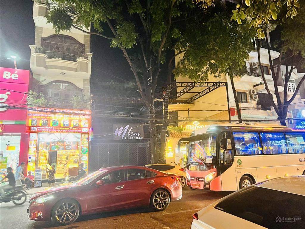 Nhà mặt phố tại nguyễn thị minh khai, 282 triệu / m2, 430 m2 phù hợp xây khách sạn !