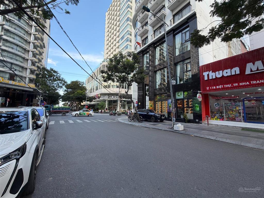 Bán nhà đường biệt thự nha trang, 220 tỷ, 524,5m2 giá cực tốt