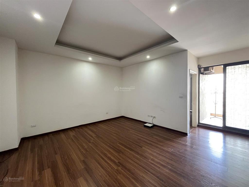 Cho thuê căn 3 phòng ngủ, dt 100m2, có nội thất giá 9.5 triệu ở ngay tại the pride