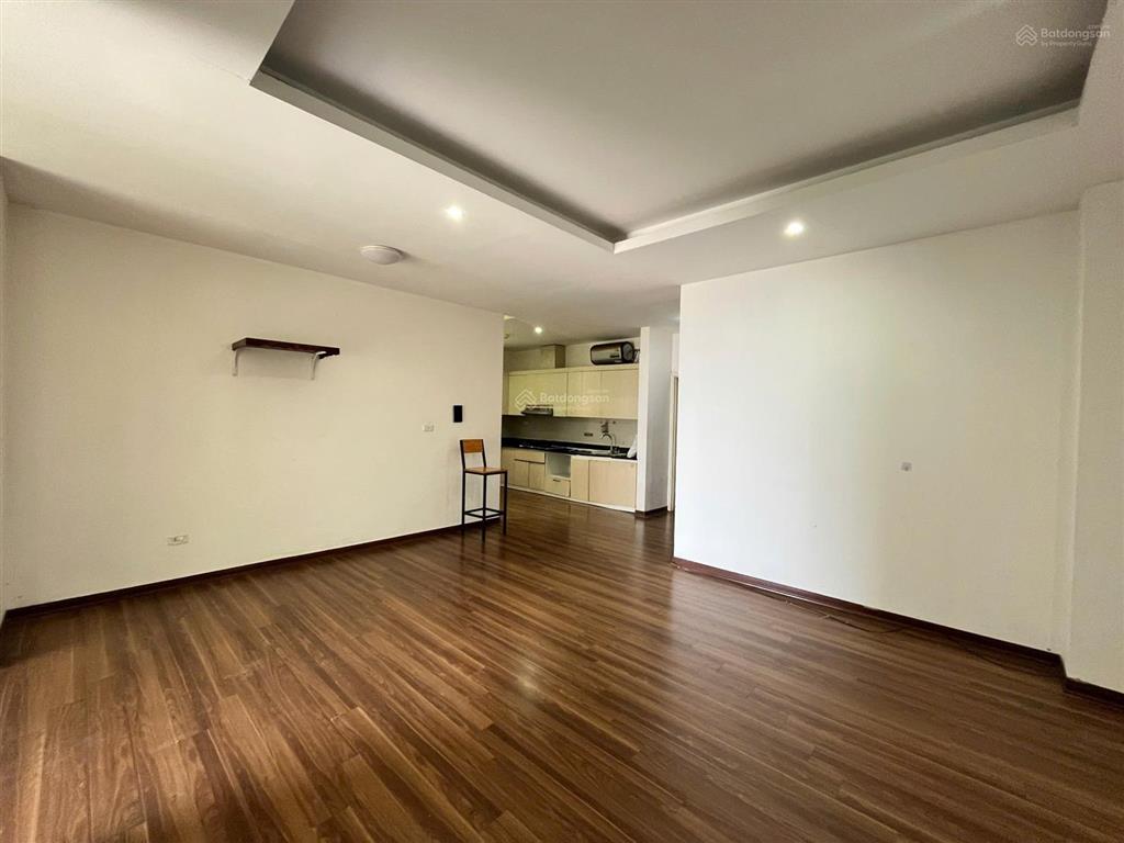 Cho thuê căn 3 phòng ngủ, dt 100m2, có nội thất giá 9.5 triệu ở ngay tại the pride