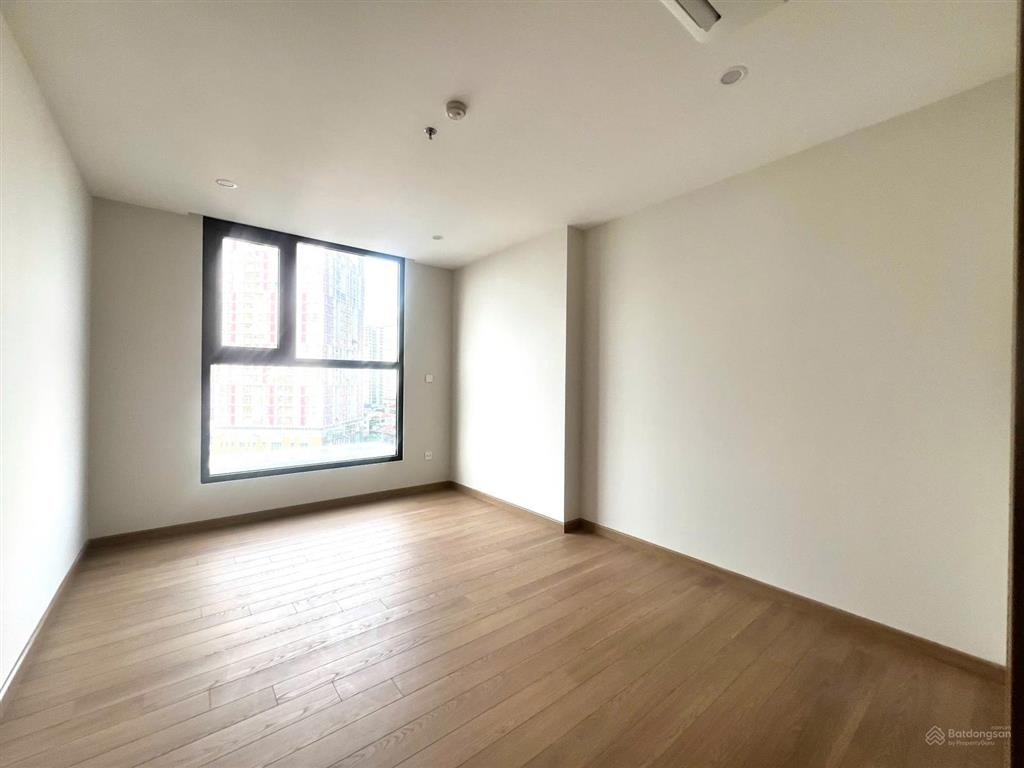 Chính chủ cho thuê 95m² 3pn tại chung cư the charm an hưng, giá 12 triệu