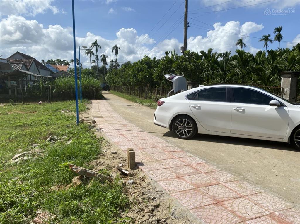 Đất gần tp quảng ngãi giá rẻ, sổ đỏ sẵn công chứng ngay, cao ráo, cạnh bên ubnd xã  0918 852 ***