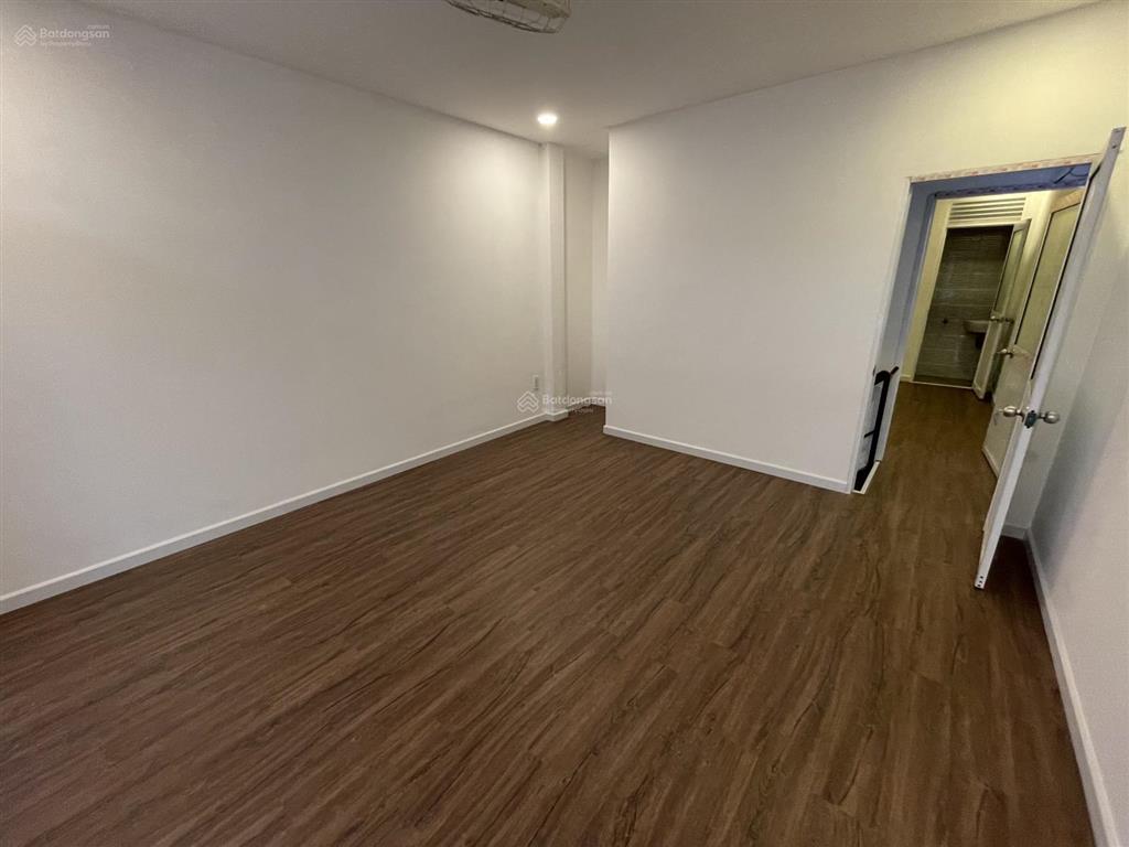 Bán nhà 226/..., gò vấp, 6.15 tỷ, 58,9m2, sổ hồng (có sân vườn trước nhà  hẻm nội bộ 3 căn)