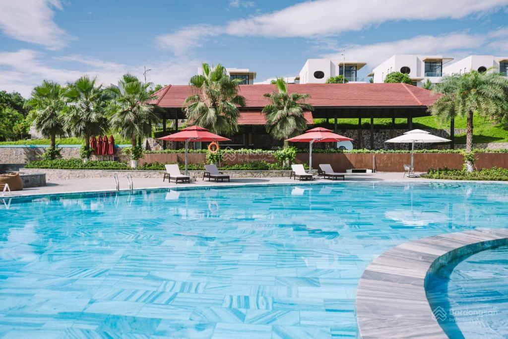 Chính chủ bán bt đơn lập 350m2 view trực diện hồ thiên nga  ngay cổng legacy hill với giá 7.95 tỉ