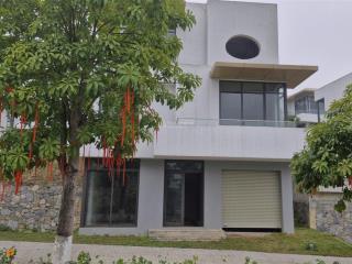 Biệt thự đơn lập 350m2 view trực diện hồ thiên nga  ngay cổng chính legacy hill với giá 8.5 tỉ