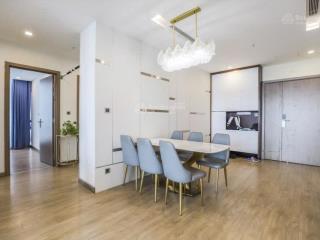 Cho thuê căn 3pn góc 120m2, tầng cao toà m3, vinhomes metropolis  liễu giai, hà nội
