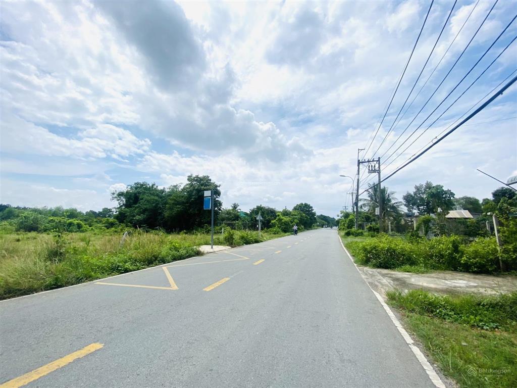 Đất mặt tiền tỉnh lộ 15 khu dân cư đông đúc