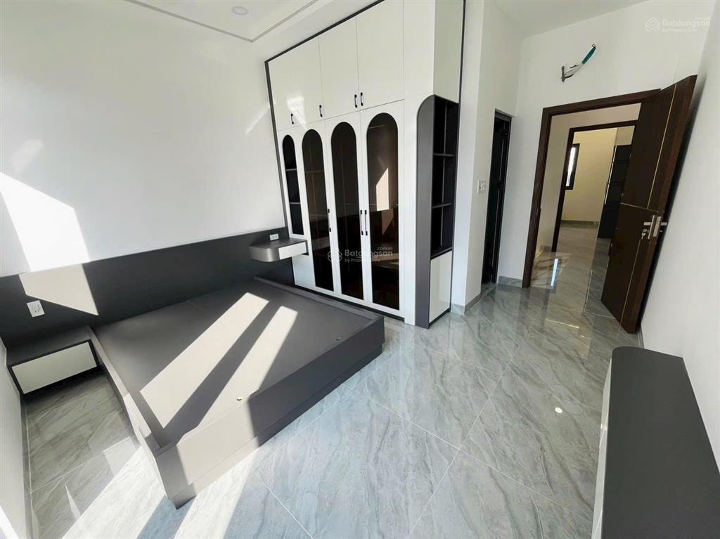 Nhà mới trệt 2 lầu gần chợ minh phát tx22