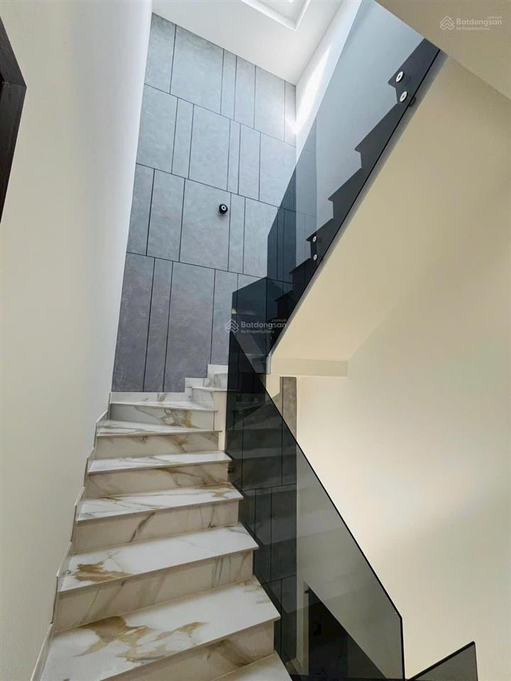 Nhà mới trệt 2 lầu gần chợ minh phát tx22