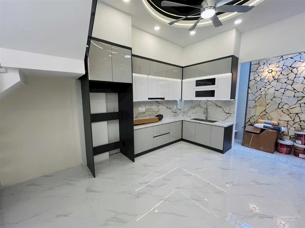 Nhà mới trệt 2 lầu gần chợ minh phát tx22