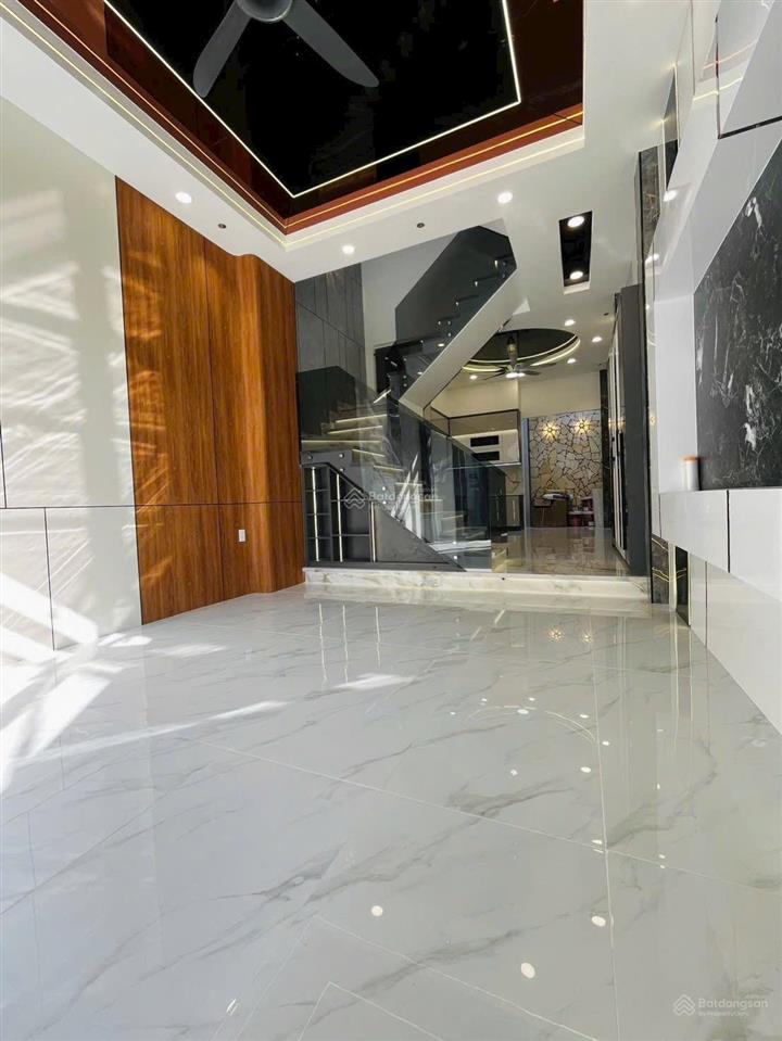 Nhà mới trệt 2 lầu gần chợ minh phát tx22